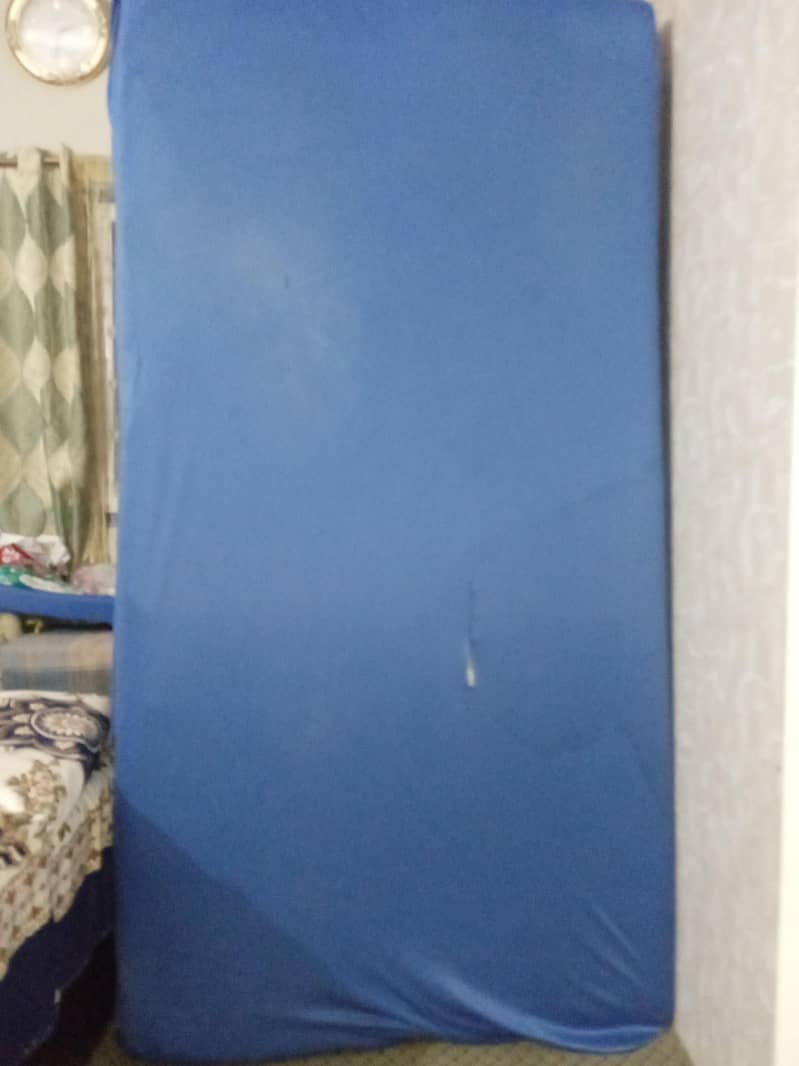 FLOOR BED 0