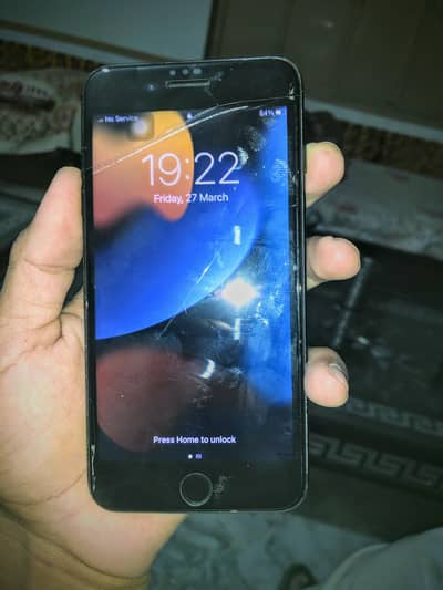 I phoen 7 plus 32 gb 80 % battery health condition 10/8