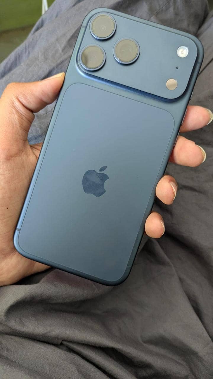 IPHONE 17 PRO MAX 2