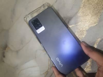 VIVO V21