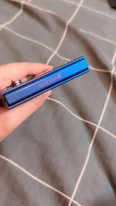 Sumsung z flip 7 color blue