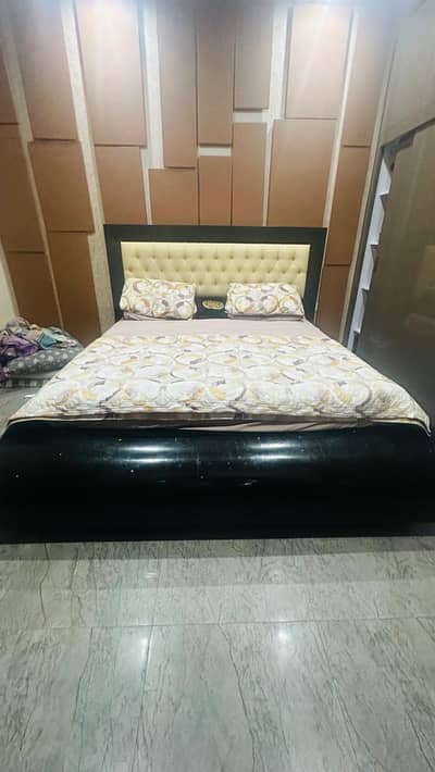 Premium Quality Wooden Double Bed for Sale