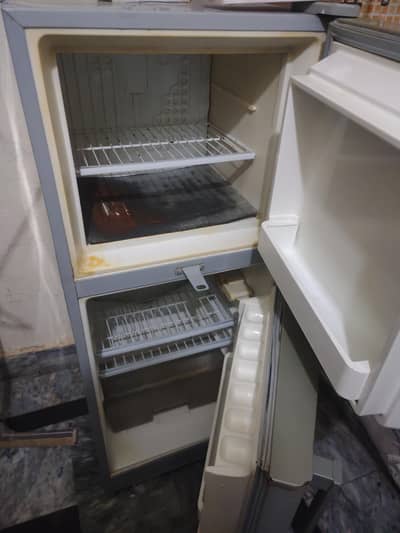 Refrigerator for sale medium small size bilkul working hai . . .