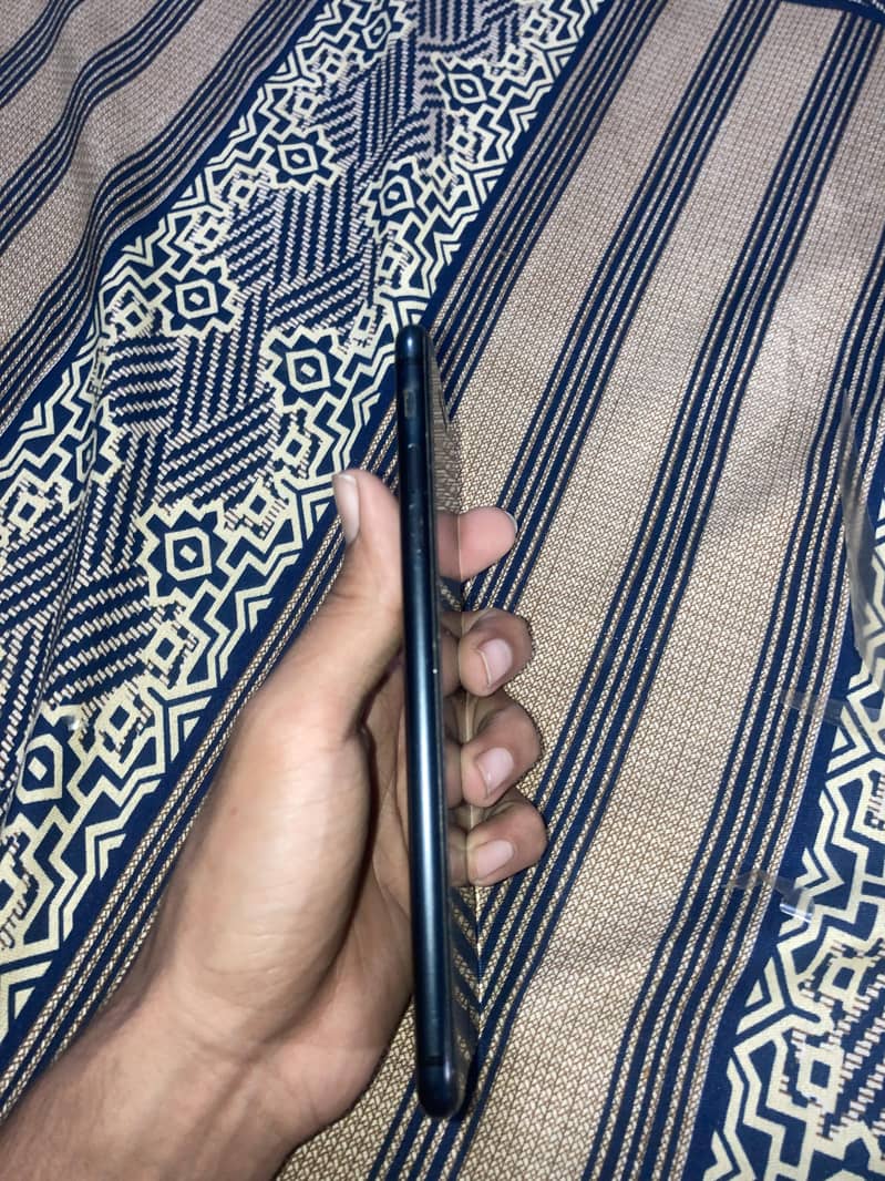 Apple iPhone 7 Plus 2