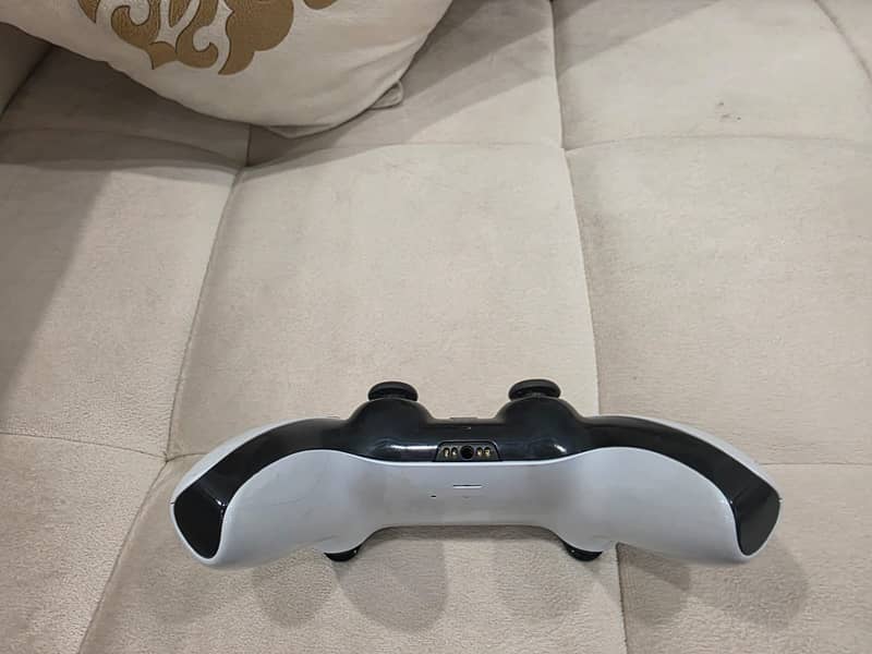 PS5 Controller (Original) 4