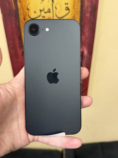 16E 256gb Factory Unlocked 4 months Sim Time