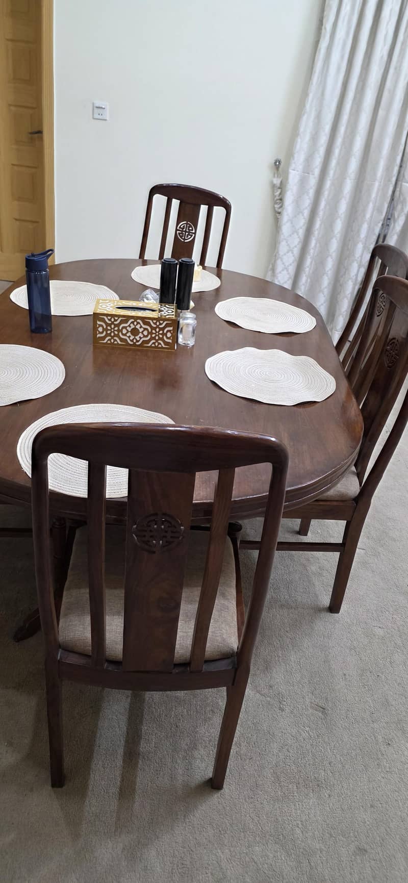 Dining Table 0