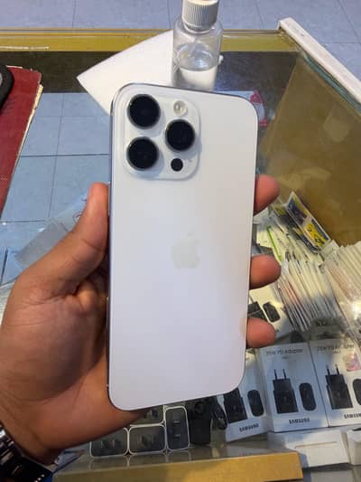 Iphone 16 pro max 256 Gb 95 battery health non Pta factory unlocked