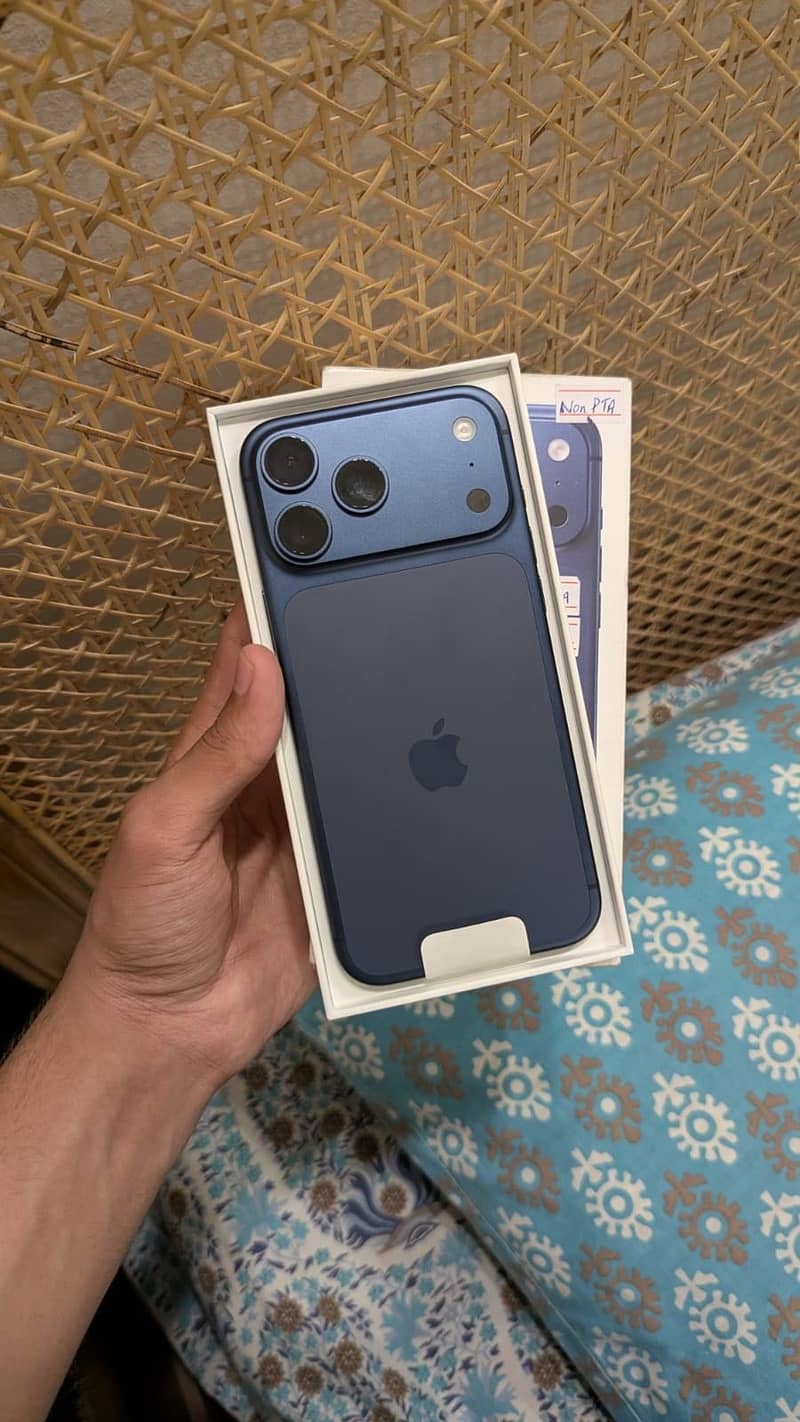 Iphone 17 pro max system active 1