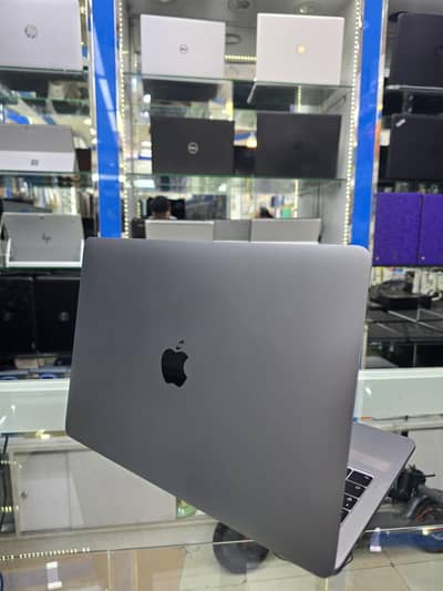 MacBook Pro 2019 13 Inch