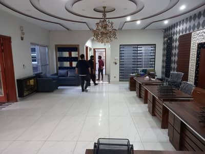 1 kanal ALMOST BRAND NEW Upper Portion In Johar Town For Silent Office Near EMPORIUM MALL Prime Location