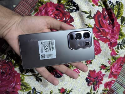 8/ 256 3 month used only 10/10