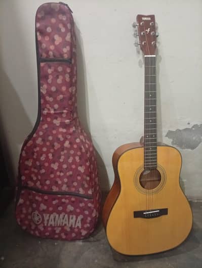 Yamaha f600 original + murui Vocal Mice + Capo + Yamaha original bag