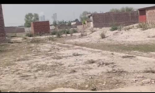 5mrla plot pera gyab near chok kumhara for sale