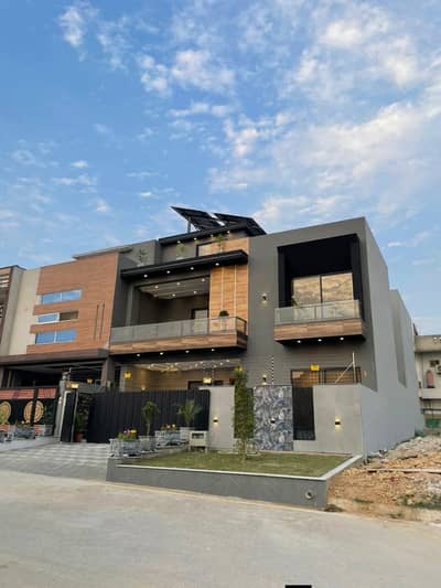 10 Marla House With 70 Feet Road At B17 Islamabd