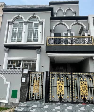 BRAND NEW HOUSE 5 MARLA REASONABLE PRICE FACING PARK AVAILABLE FOR SALE IN BAHRIA ORCHARD LAHORE