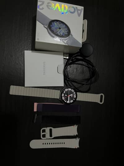 Urgent sale Galaxy watch active 2 44mm with original box charger