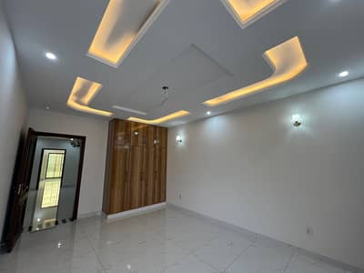 10 Marla Investors Rate House For Sale