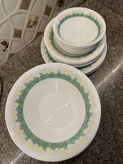18 pcs dinner set for 6 - Made in France