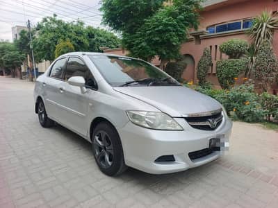 Honda city Mint condition family used car.