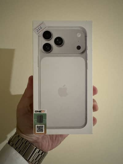 Apple Iphone 17 pro max, 256gb Silver PTA approved