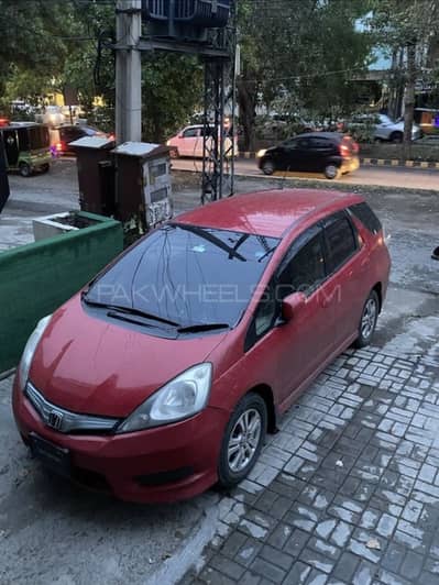 Honda Fit Shuttle 1.3 Hybrid – Full Option | Excellent Condition