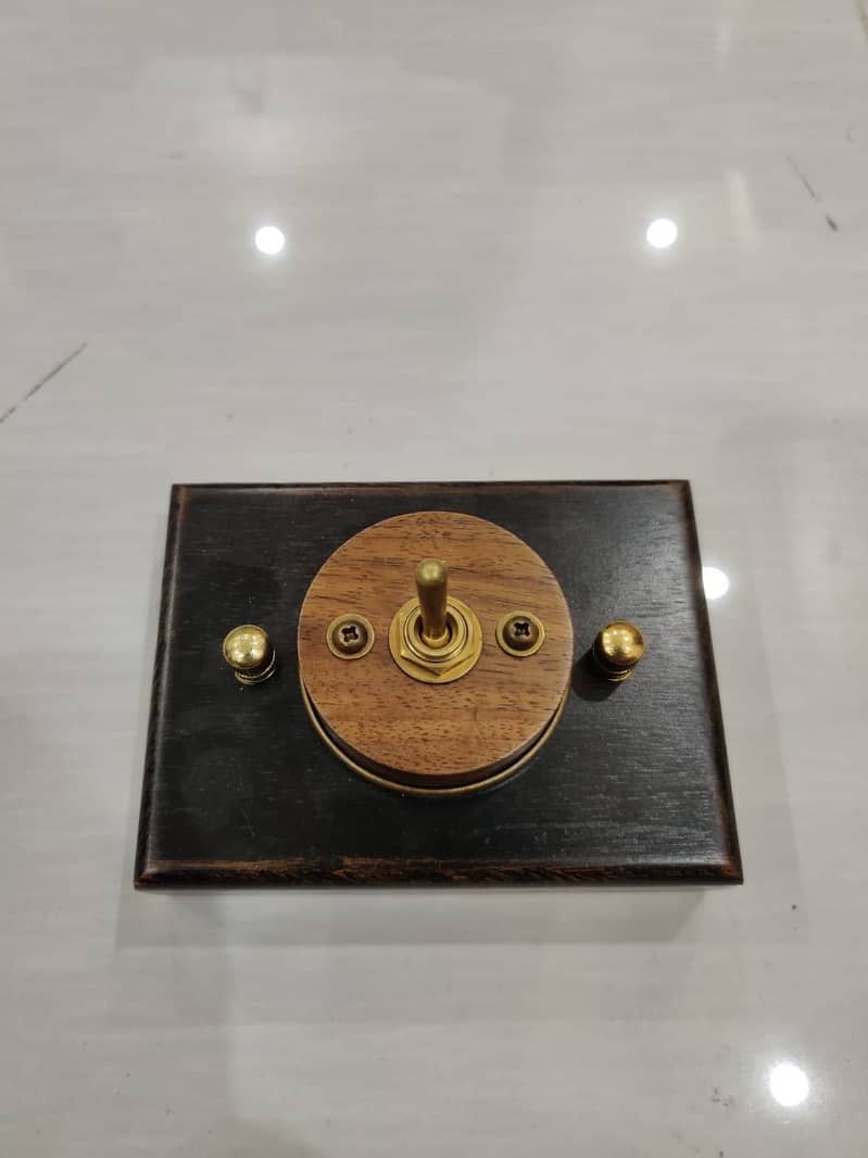 Switches/button sensor/power plug 1