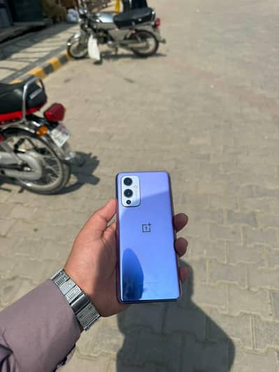 one plus 9 5g 10/10 just pannel lines urgent sale