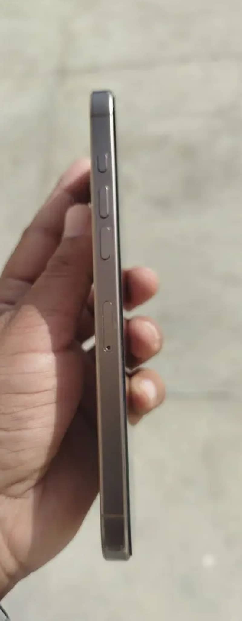 Iphone 16 pro max 3