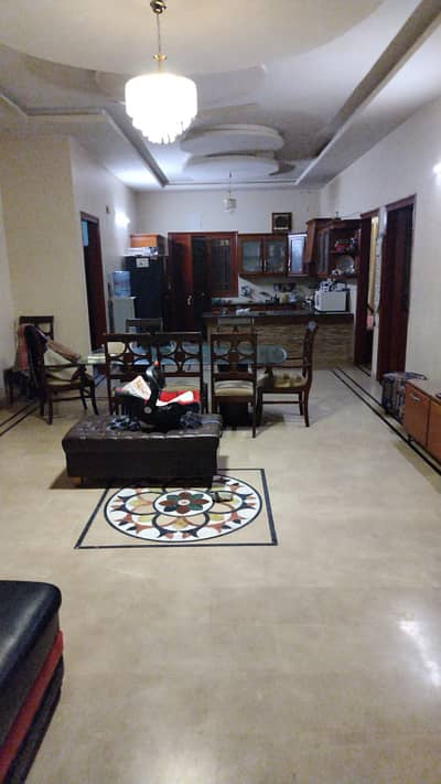 CORNER GROUND FLOOR PORTION FOR RENT 400 SQUARE YARD