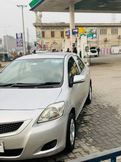 Toyota belta 2011/2014 silver auto