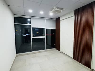 OFFICE SPACE BEAUTIFUL MARKAZ FACING OFFICE FOR RENT IN I-8 ISLAMABAD / Beauty saloon/ retails shop/ ecomerece store