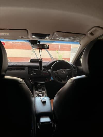 Honda vezel pearl white 2014 18