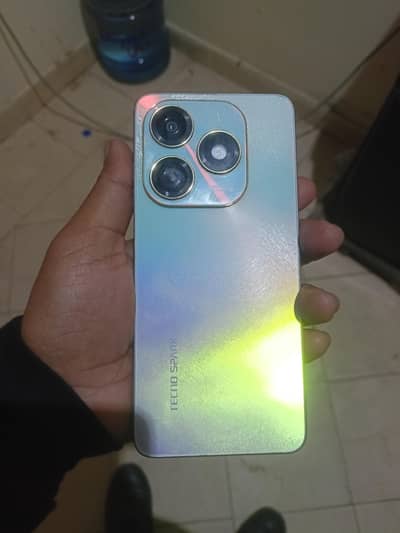 Tecno spark 20