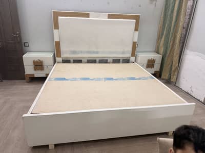 Premium Solid Akhrot Wood 5-Piece Bedroom Set - Modern Designer Look