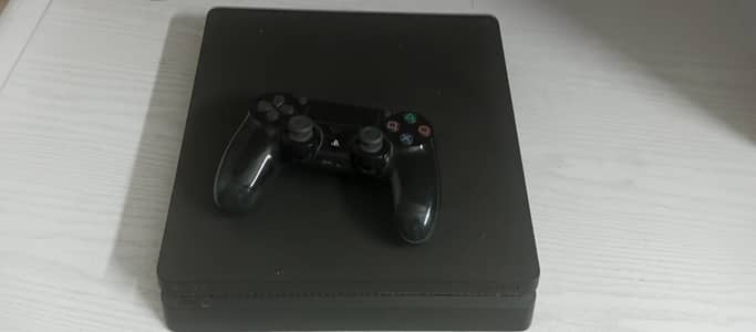 Ps4 slim used 9/10 condition for sale