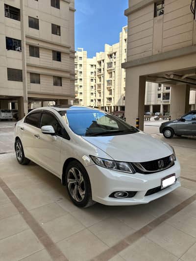 Honda civic ug model 2015 b2b gurante spotless condition antique piece