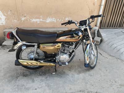 Honda 125 Black Special Edition