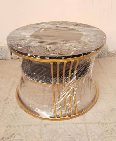 Dining tables/coffee tables