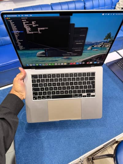 MACBOOK AIR (2024 M3 Chip) 15 inch Display (98 Battery 80 Cycles)