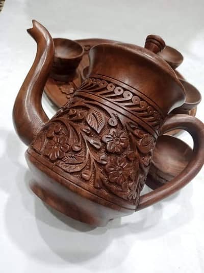 wooden handy craft kettle with cups