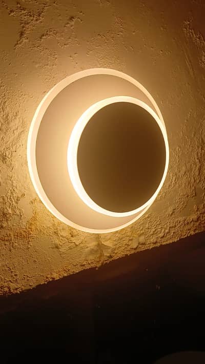 Modern Led Light can turn to 3 colors on each different on and Off