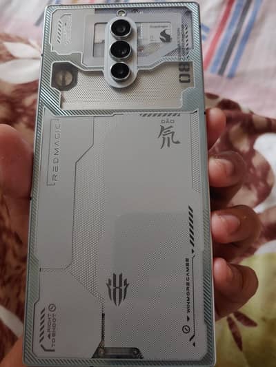 redmagic 8 pro +  16+8 GB ram   512 GB   storage  pubg 120 fps