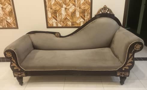 DEWAN A OME CONDITION ALL OK HA KOI FAULT NAHI HA BILKUL NEW HA