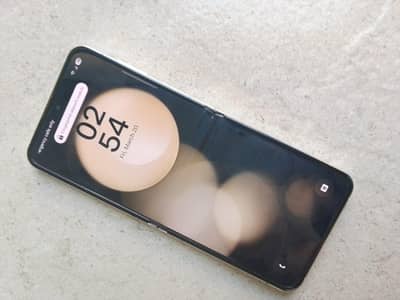 Samsung z flip 5 for sale  urgent
