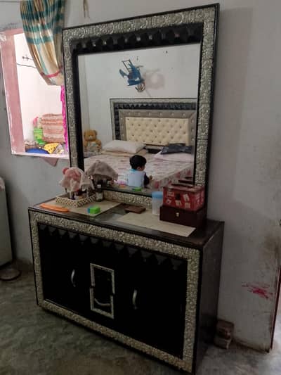 king size bed with mattress