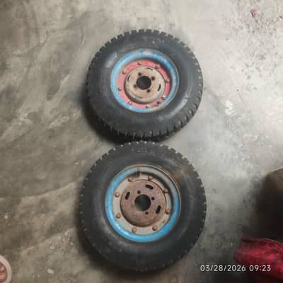 istmal shuda tyre hain achi condition hy