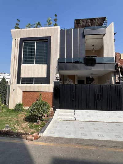 10 Marla Brand New Luxury House Available For Rent