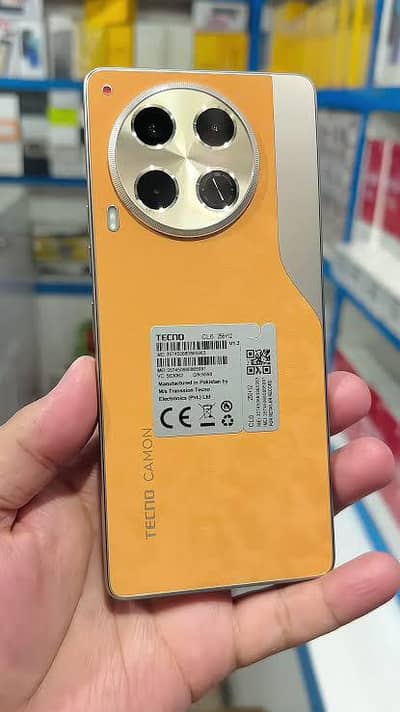 Tecno Camon 30, 12+12GB Ram + 256GB Storage