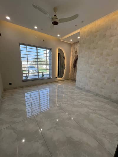 1 Kanal Brand New Luxury Upper Portion For Rent